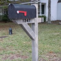 Center Lake: Mailbox and Post