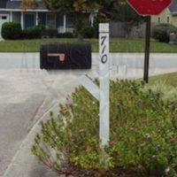 Glenlake: Mailbox and Post