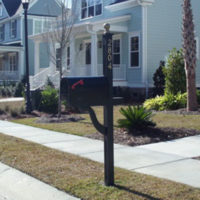 Palm Cove: Mailbox and Post