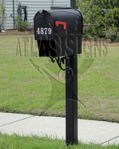 The Courtyards: Mailbox and Post