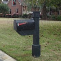The Retreat at Brickyard: Mailbox & Post